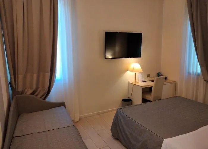 מלון Savoia 4*