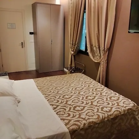博洛尼亚萨沃依亚乡村酒店 酒店 4*