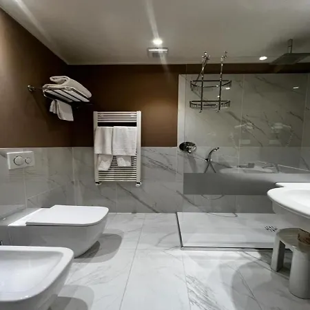 Отель Savoia Болонья