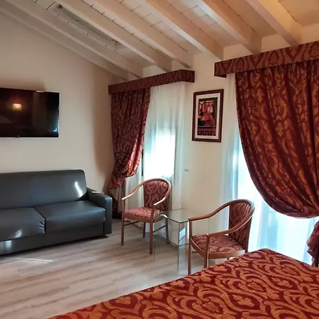 Savoia 4*