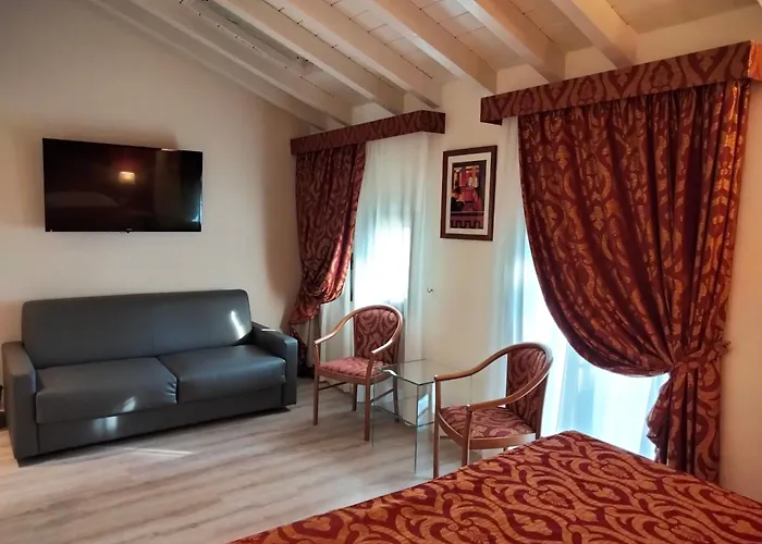 Savoia 4*